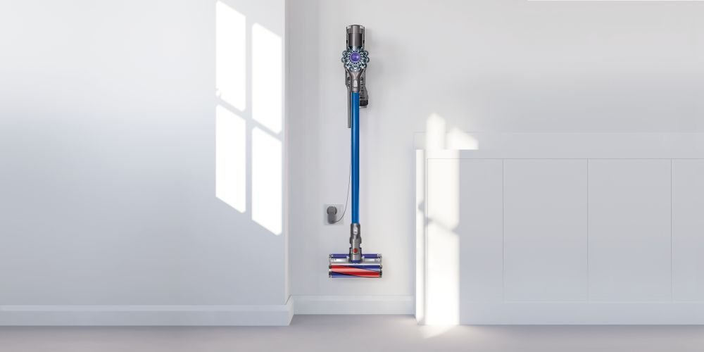 dyson_v6_fluffy_aspirateur_balai_station_accueil_rangement_recharge